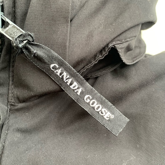 Canada Goose Womens Parka Size Small - Picture 9 of 16